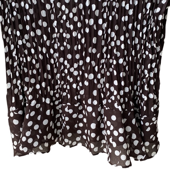 🤎⚪️ Sunny Leigh Macy’s Crinkly Ruffled Trim Button Blouse Brown/White Polka Dot - Picture 12 of 14